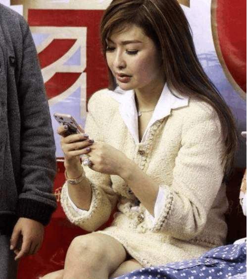 易建联几处纹身,易建联纹身欣赏