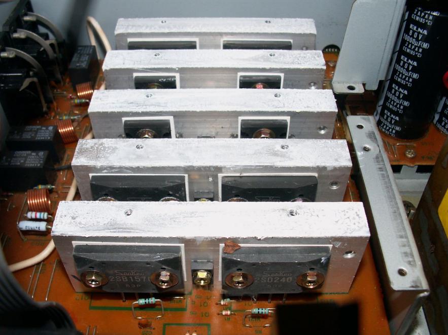 修一台建伍高端功放内部线路不亚于一台黑白电视机