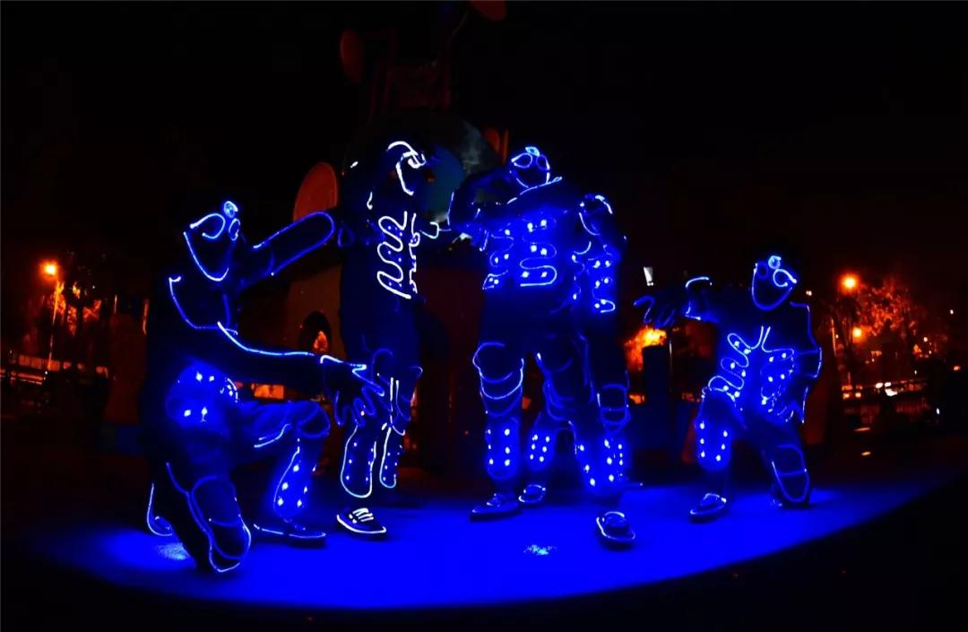 值得打卡的圣诞树,超炫的圣诞树打卡地