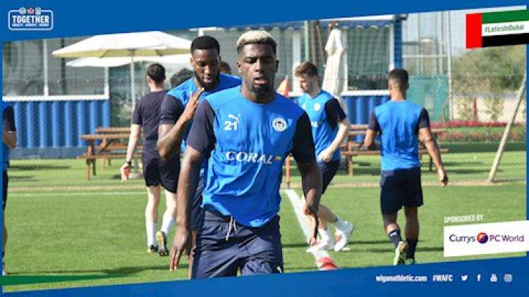 上港队周日晚回到上海，最后一场热身赛惜败于英冠维甘竞技