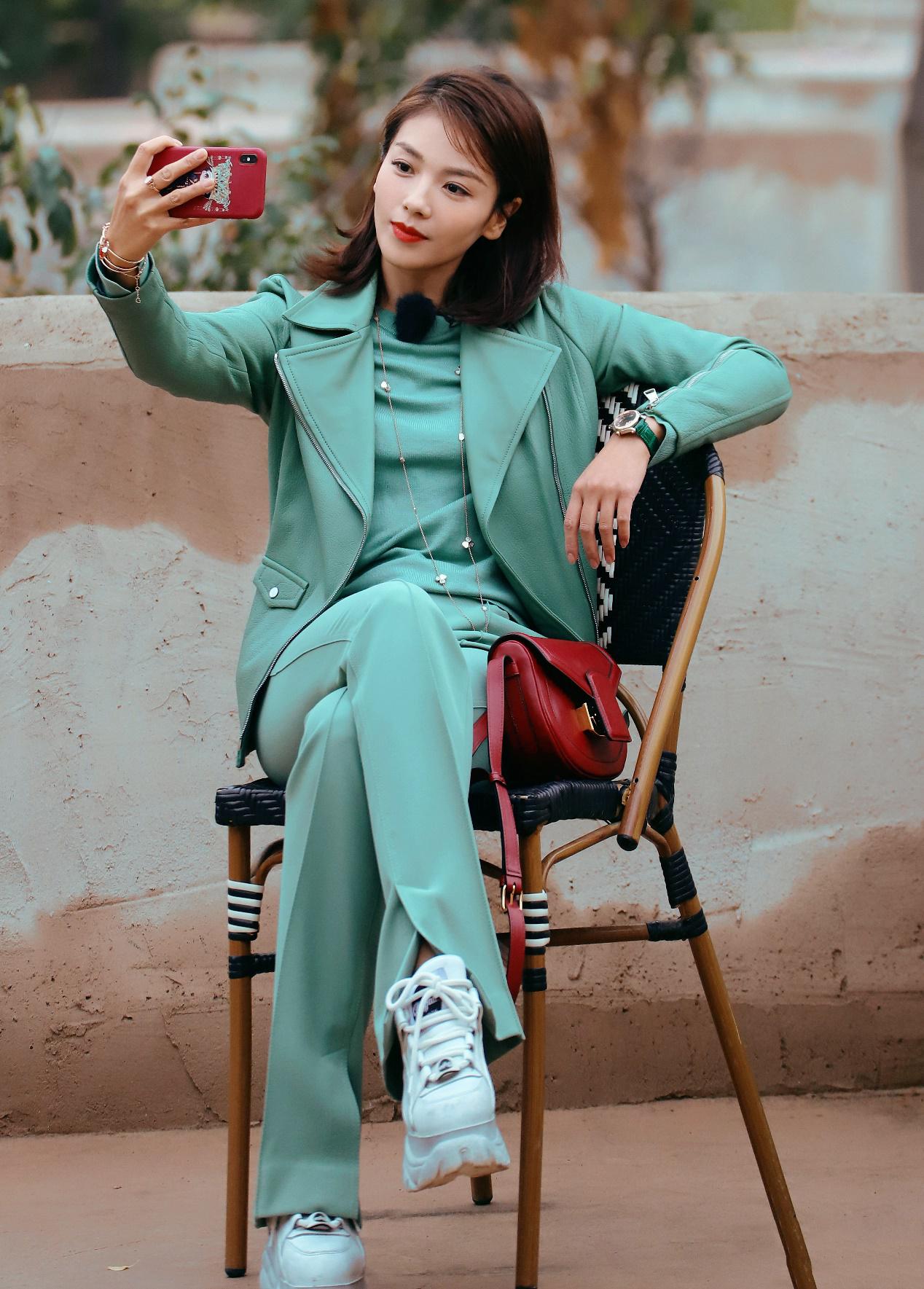 冬天如何穿得又保暖又好看,冬季怎么穿最暖和有层次感