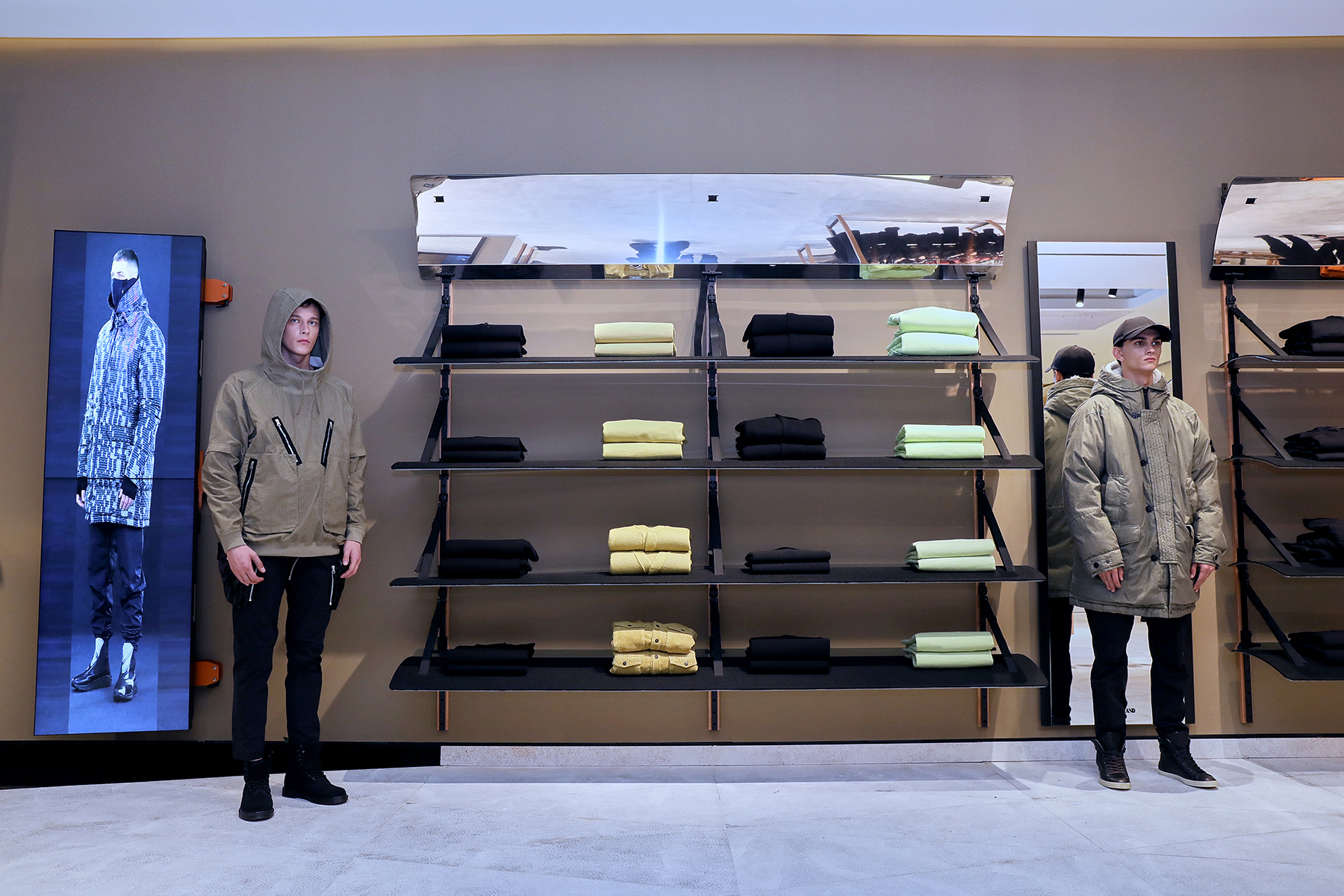 上岛了！STONEISLAND杭州大厦精品店全新升级亮相