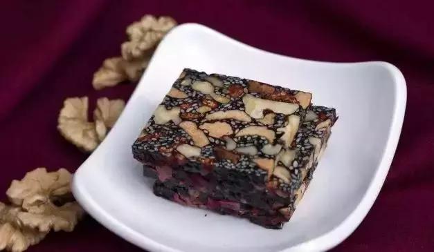 阿胶糕女人吃了有什么用,阿胶糕女人吃的有什么好处