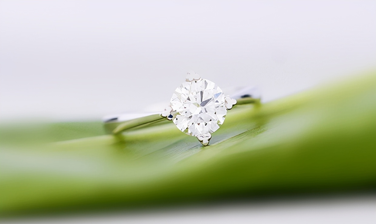 钻戒买哪个品牌好预算20万,国庆节戒指怎么选