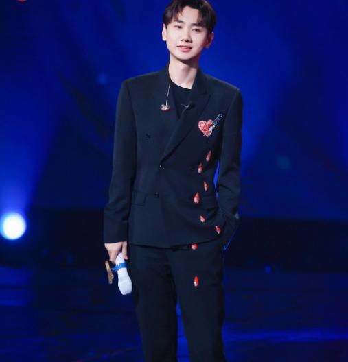 吕方翟潇闻大张伟汪苏泷,大张伟吕方汪苏泷合唱留心