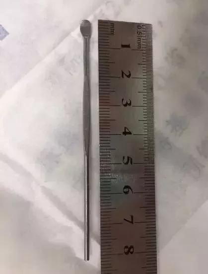 熊孩子玩射箭却意外杀死小女孩,熊孩子玩手雷被军人救了