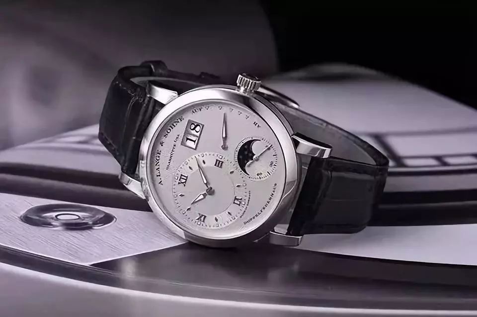 最普通的手表的隐藏功能,手表最有用的几大功能是什么