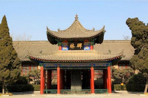 这座博物馆有尊老君像，传说相貌取自一位名人，背后还有曲折故事