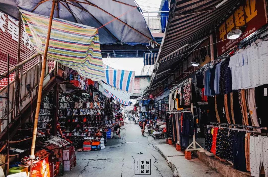 荷花池美食批发市场,荷花池美食街在哪里