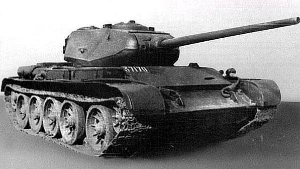 二战最强的中型坦克T-44，坦克发展史上一个承上启下的匆忙过客