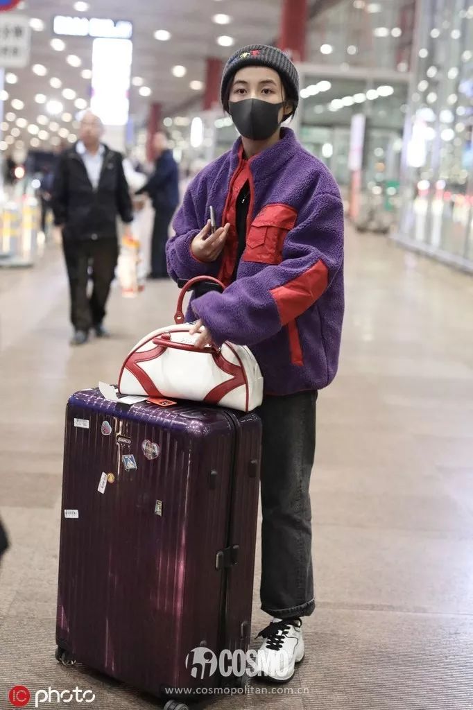 00后妹妹霸占年末荧屏却靠甜系穿搭霸占我的心