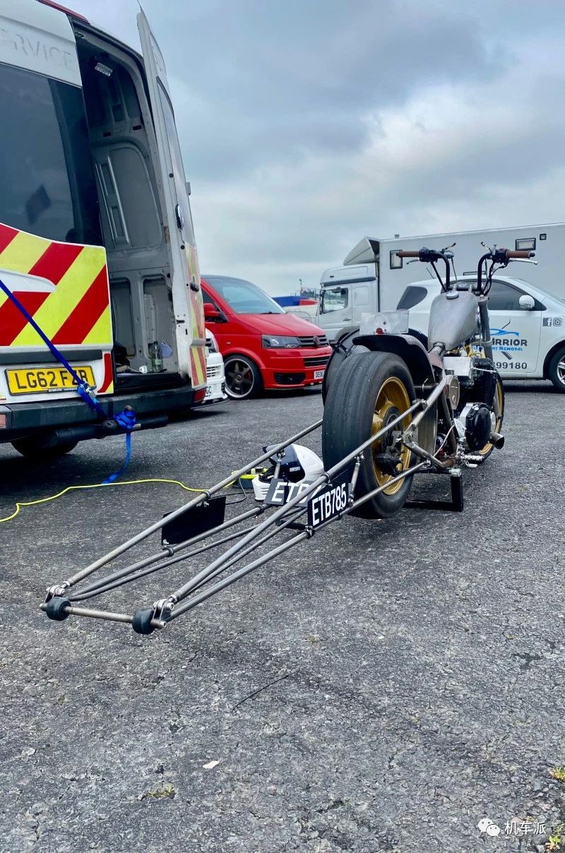 定制|200匹涡轮增压“匪王”变身bobber竞速赛车