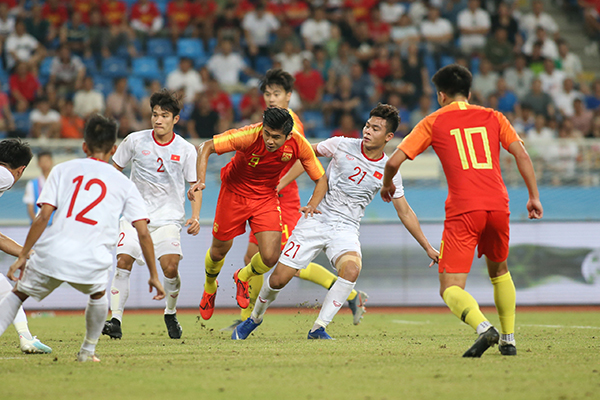 足篮打水不会空,中国国奥对日本国奥足球比赛直播