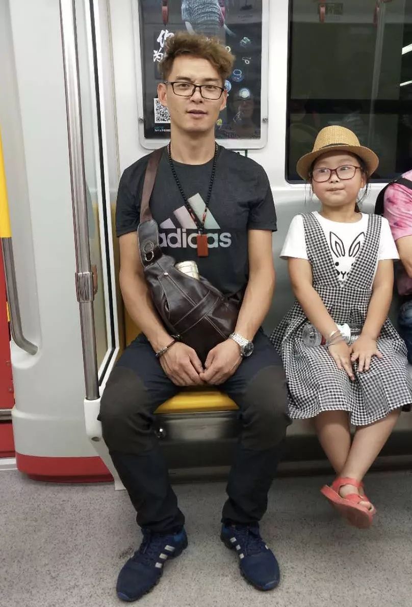 杭州9岁女童遇害之后：隔代帮忙“可以有”，隔代抚养“尽量别”