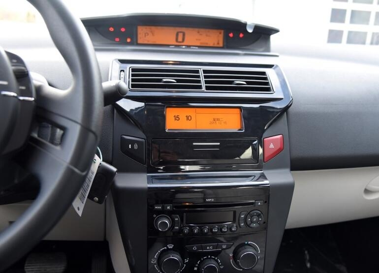 2012上牌的蒙迪欧致胜是哪一款,蒙迪欧致胜好还是七代雅阁好