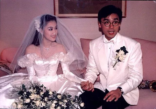 带货祖师爷背负2.5亿巨债，奉行美比吃饭重要，勇敢且恣意