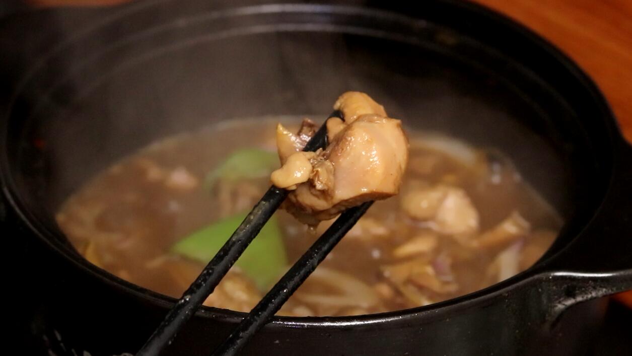 家庭版黄焖鸡简单易学又好吃,想吃黄焖鸡不用点外卖