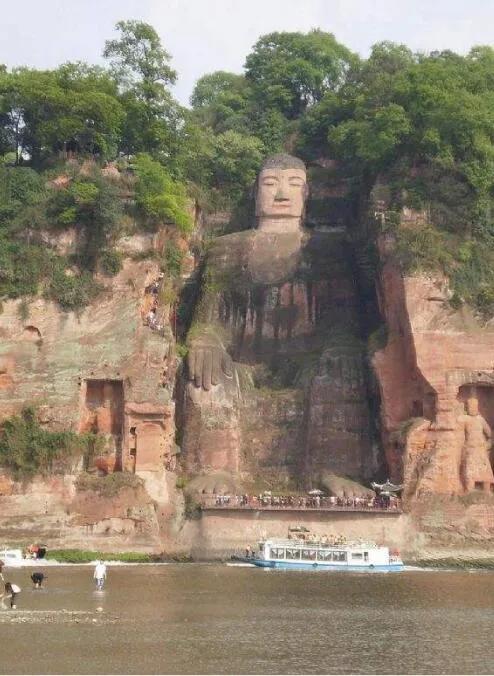 乐山大佛脚被水淹没奇观出现,乐山大佛再次被水淹没图片