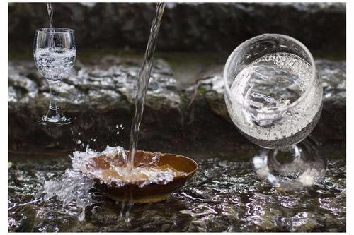 怎么辨别白酒真假最简单方法,鉴别真假白酒的几个方法