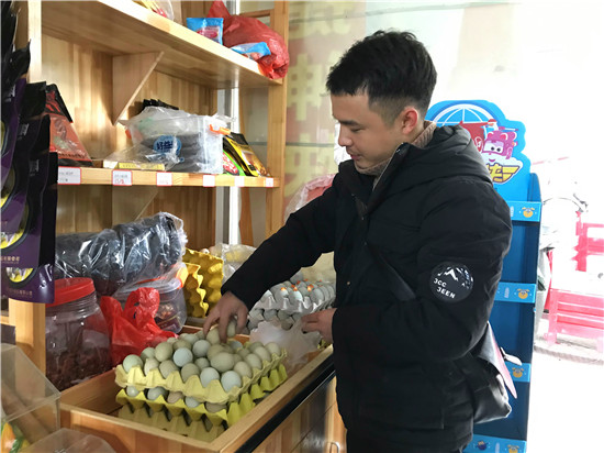 【新春走基层】万山绿壳鸡蛋走俏年货市场