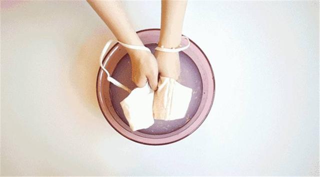 白内衣发黄怎么洗,洗内衣怎么洗得快又干净