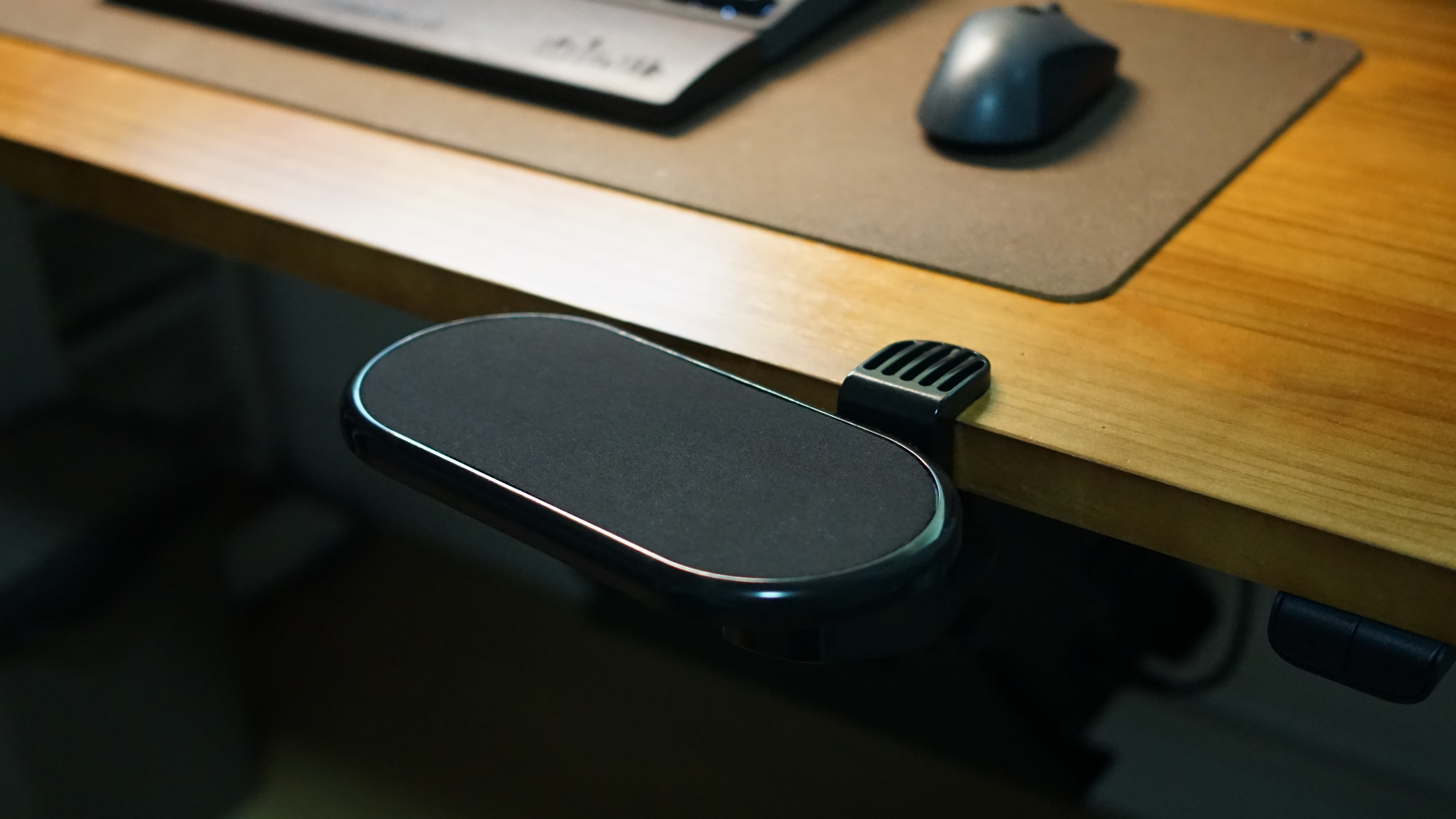 不用100元，手把手教你改造极简桌面，完全隐藏主机和线材