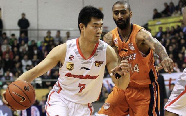 在广东宏远打了十年的外援,广东宏远以前5虎的比赛