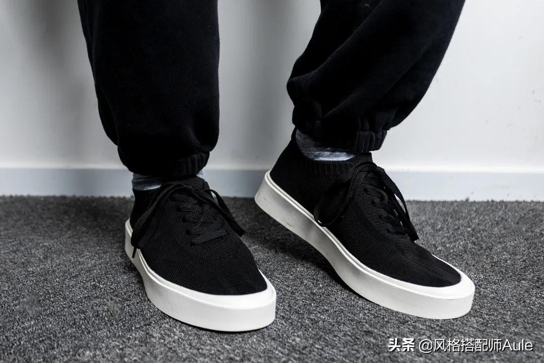 fila艺术家跑步鞋,fila设计师签名款