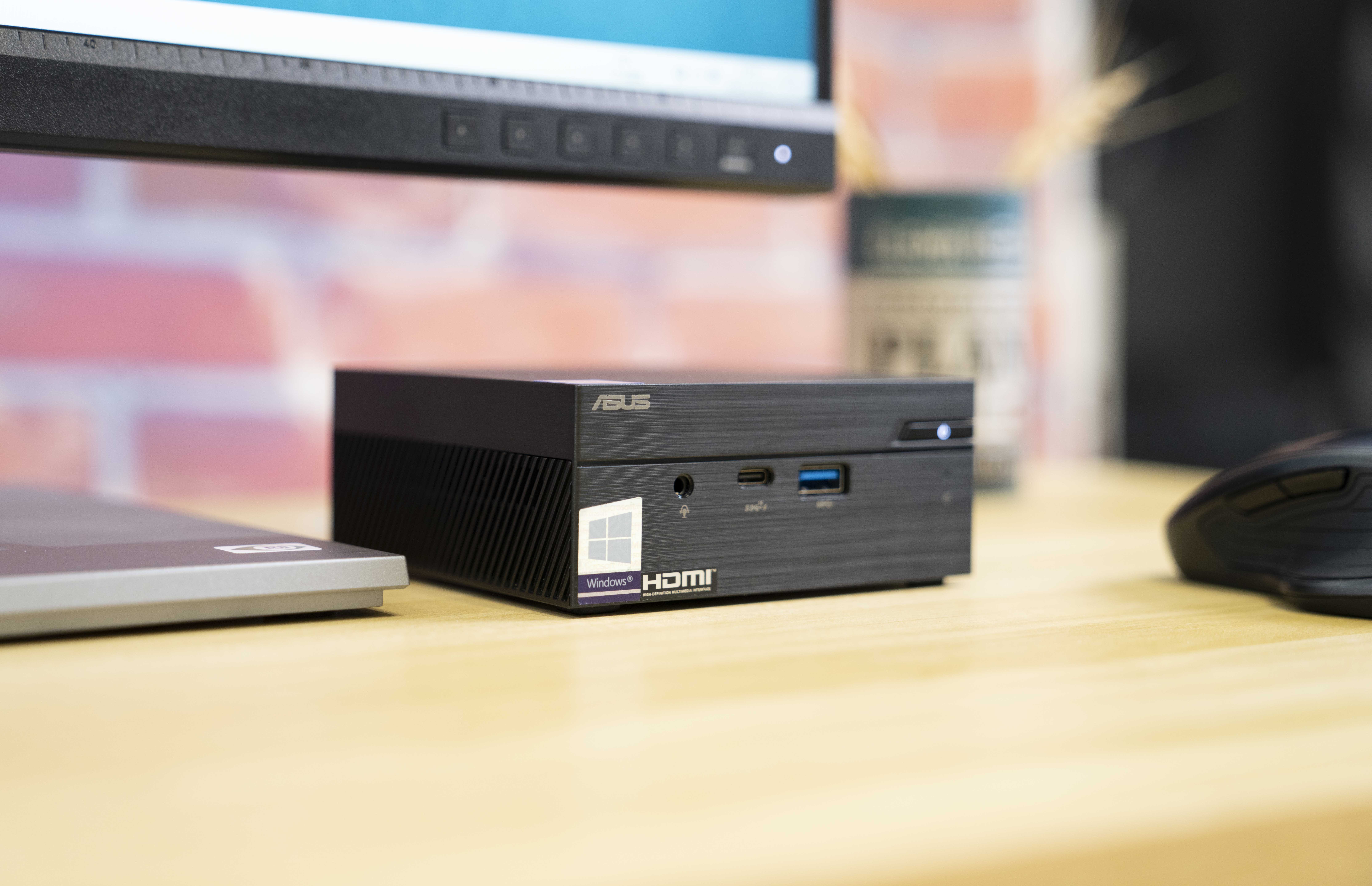 告别凌乱桌面提升办公效率：华硕ProMiniPCPN61