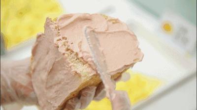 为了吃这个包包，排了80米长队！