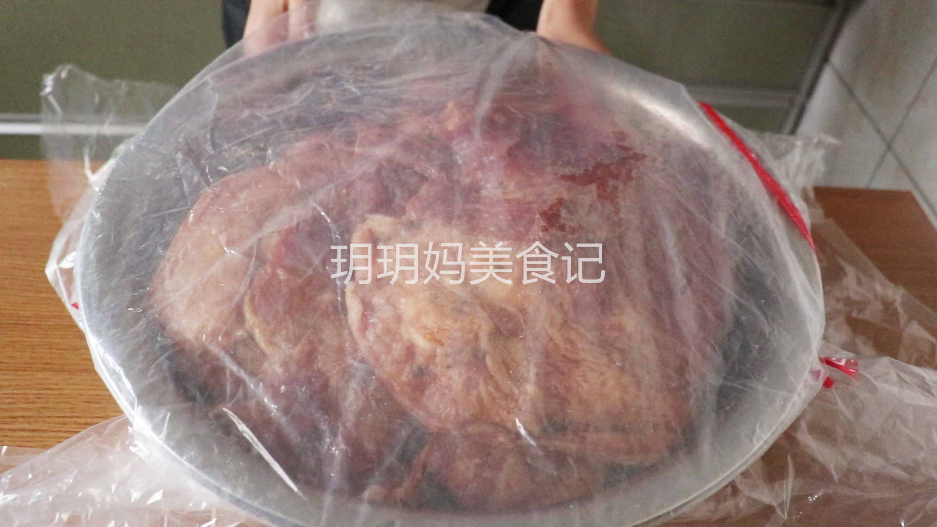 腌腊肉直接用盐腌很好吃,腌腊肉不要只放盐记住几个方法