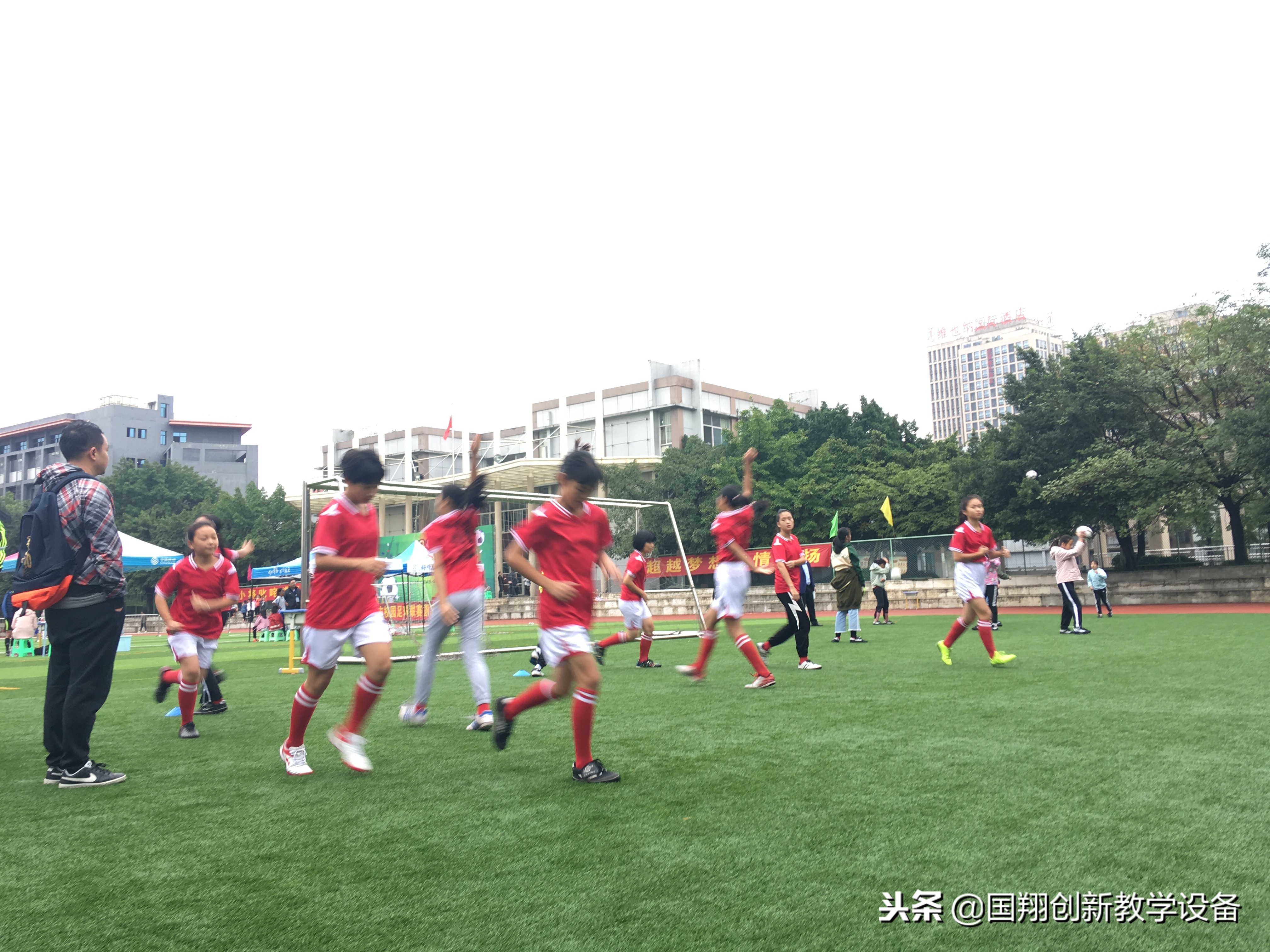 踢足球有用吗,踢足球的好处英文版