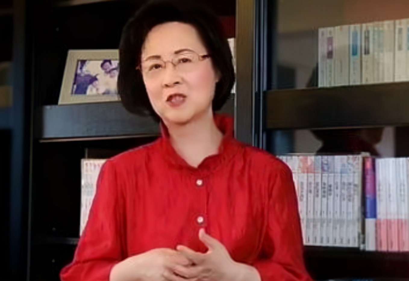 周星驰谈赵薇事件,赵薇琼瑶矛盾