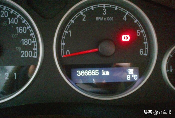 别克gl8es陆尊2022款尊享型,2022款别克gl8es陆尊豪华版