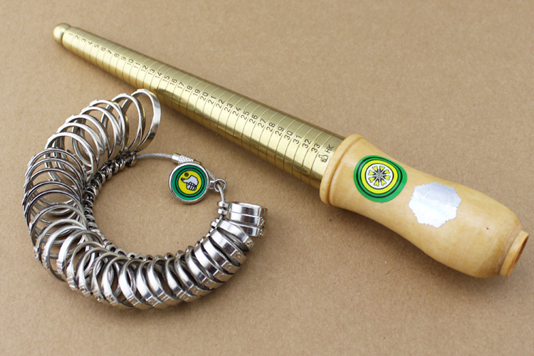 网上买的戒指可以去实体店改大吗,实体店买戒指好多都要改戒圈