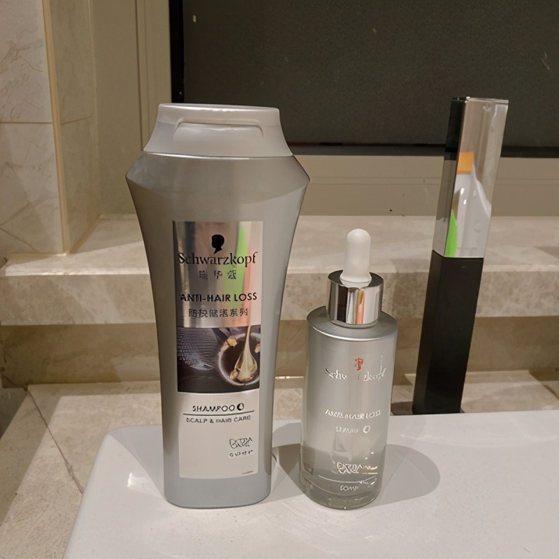 蔡徐坤施华蔻洗发水开箱,蔡徐坤施华蔻洗发水图