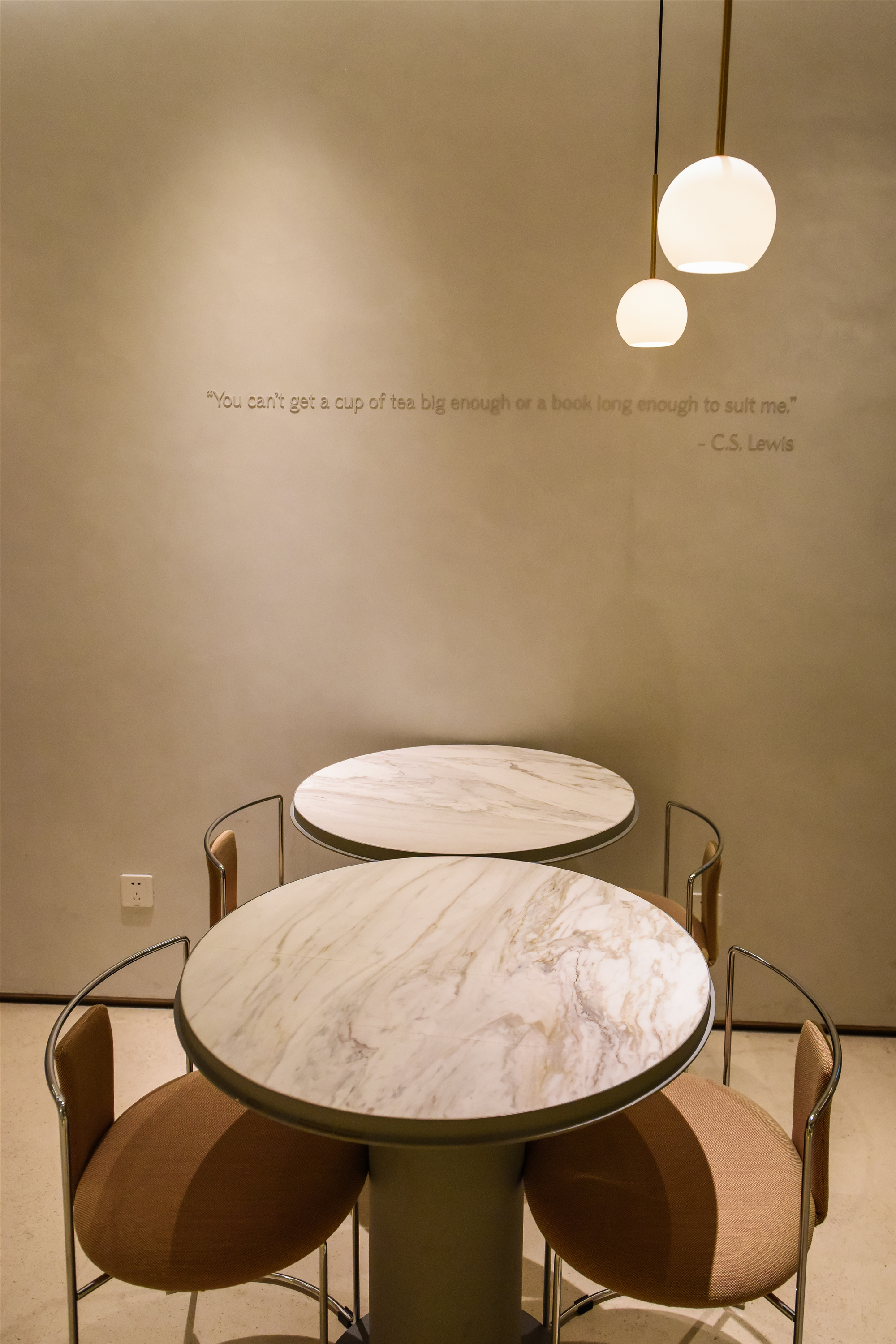 北京王府井又多了间超高颜值茶聚场，超现实主义印象派茶园