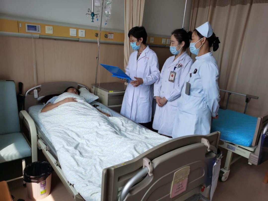 山东医专第一附属医院妇科副主任李方凤:一双巧手解无数顽疾二十载行医润物无声