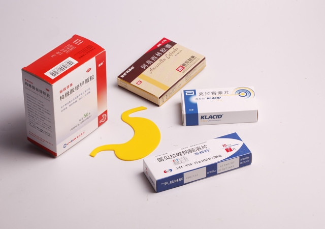 克拉霉素、阿莫西林、奥美拉唑、铋剂一起服用有哪些不良反应？