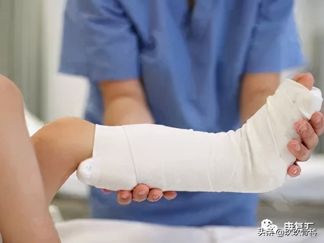 髋关节骨折钢钉术后怎样康复最快,跟骨骨折术后100天康复训练视频