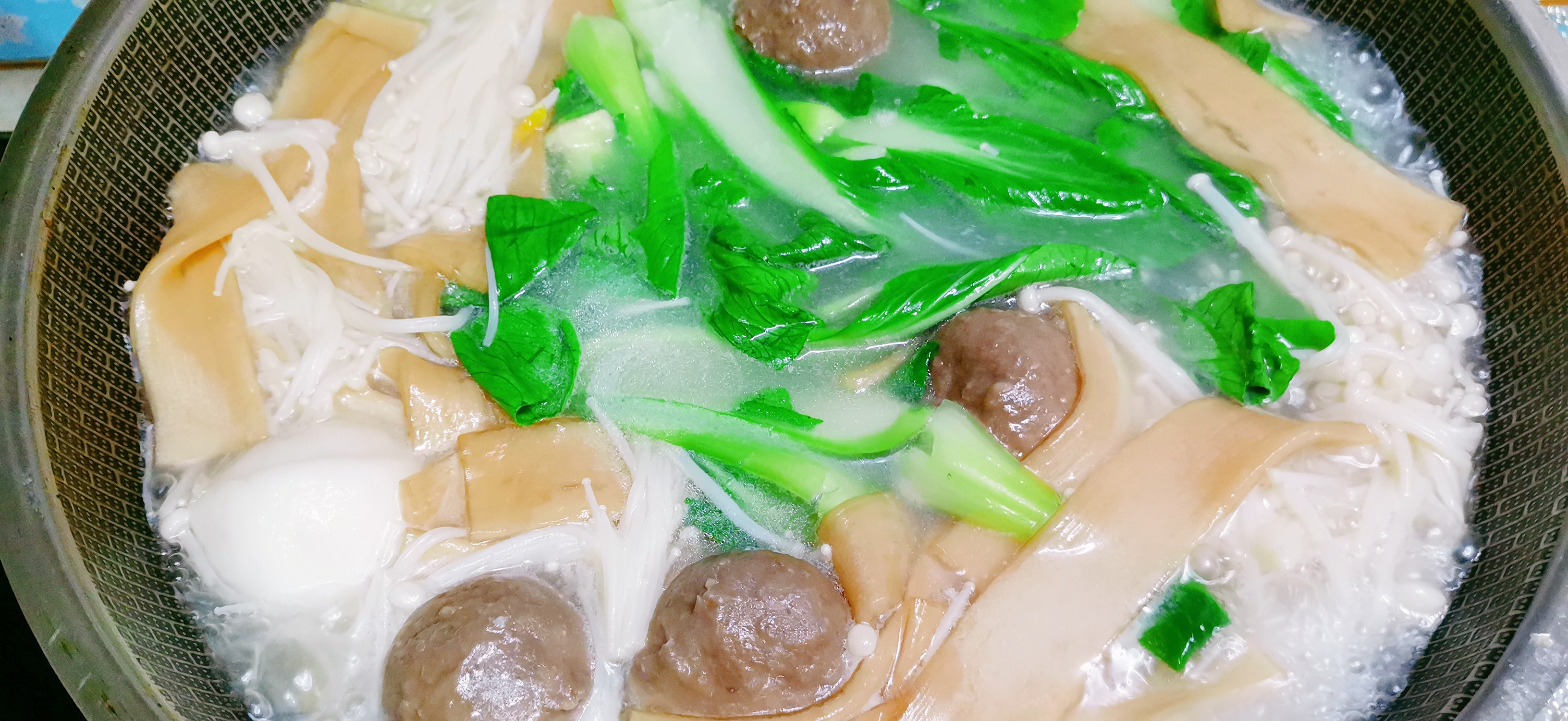 教你做麻辣香锅味道超棒,麻辣香锅在家就能做得色香味俱全