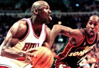 黑人球员体型特点，大多是粗胳膊细腿，这种体型是为篮球而生的