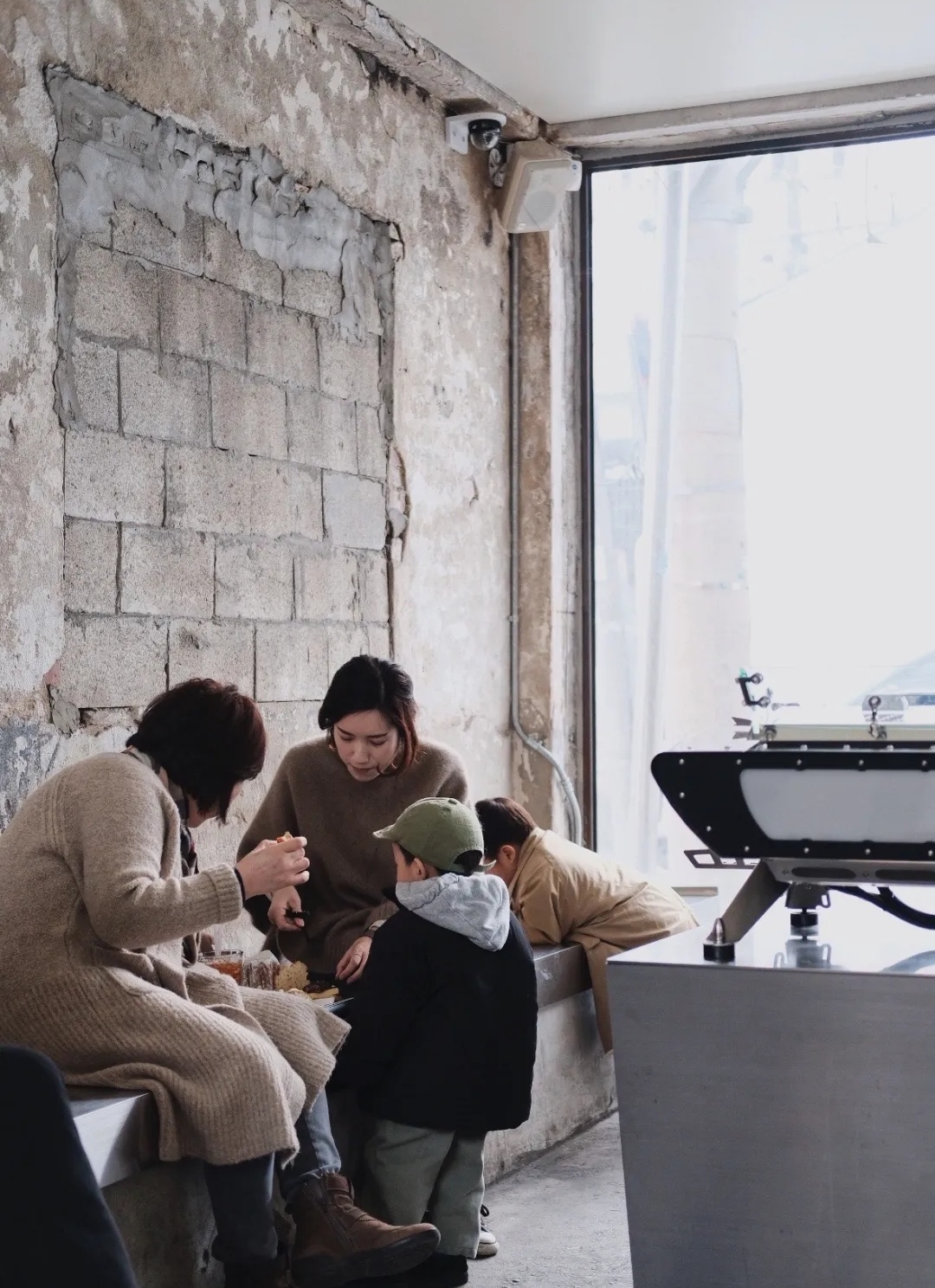 韩国网红设计师，把旧厂房改造成咖啡烘焙店，开这样的店真幸福