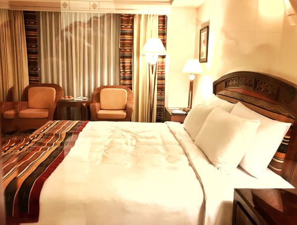 这家酒店有全台唯一「乌龙院主题房」，还能在馆内开赛车