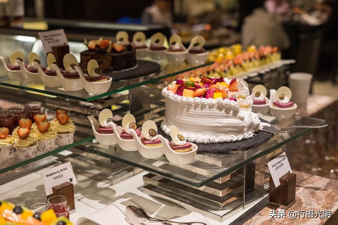 安吉民宿下雪的视频,安吉城堡酒店