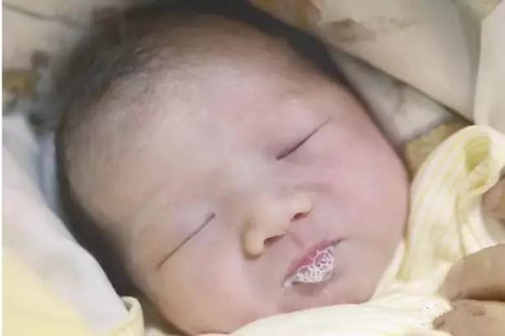 宝宝为啥爱吐泡泡,宝宝为啥喜欢吐泡泡