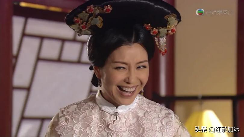 混黑帮、被咒克夫、承认当小三？“江湖女人”伍姑娘的彪悍人生