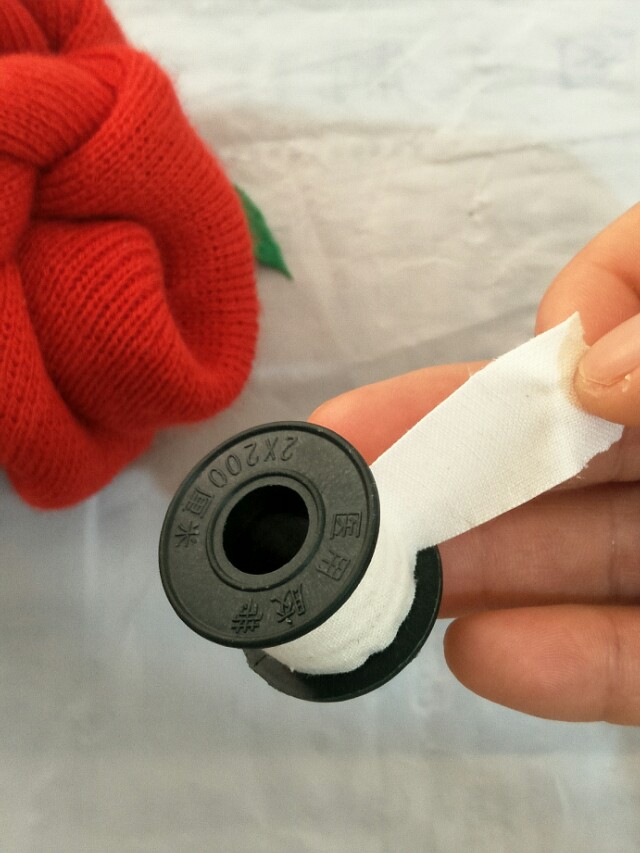 眼镜总是往下滑有什么妙招,眼镜容易滑落怎样调整眼镜框架