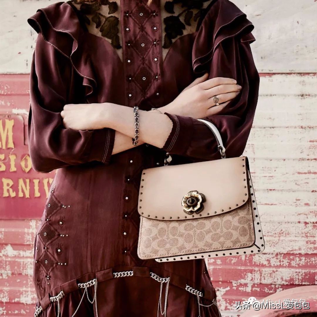 母亲节买束鲜花送妈妈,母亲节送妈妈一个皮包