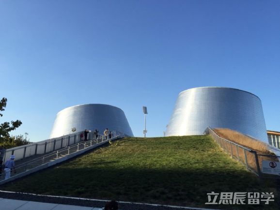 加拿大劳里埃大学的商科怎么样？